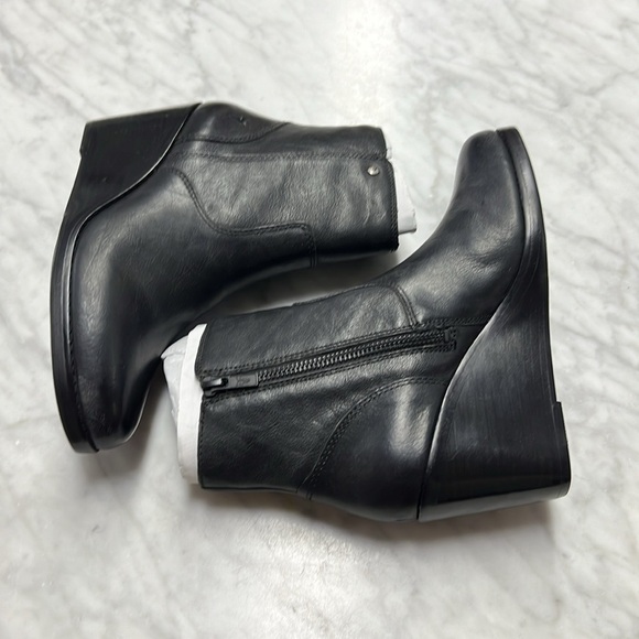Frye NIB Emma Leather Wedge Short Bootie Size 6.5 in Black - Picture 7 of 12